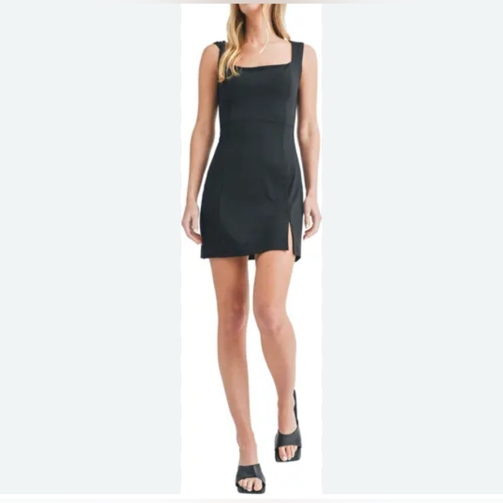 All in favor sleeveless MINI dress black Sz M NWOT stretching